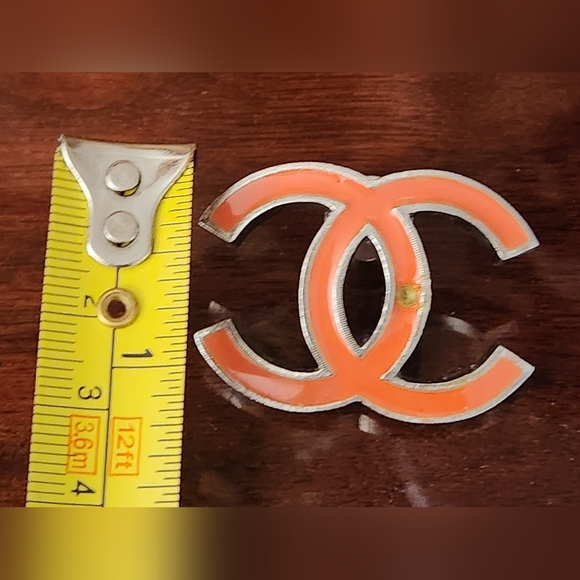 EUC RARE🔥Chanel 04 Enamel Orange Red Pin Brooch - Picture 4 of 7